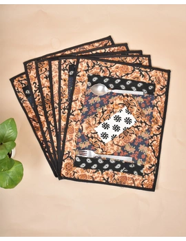 Revesible black ikat and blue mangalagiri cotton table mat set with kantha work: 13&quot; x 17&quot; : HTM06-1-sm
