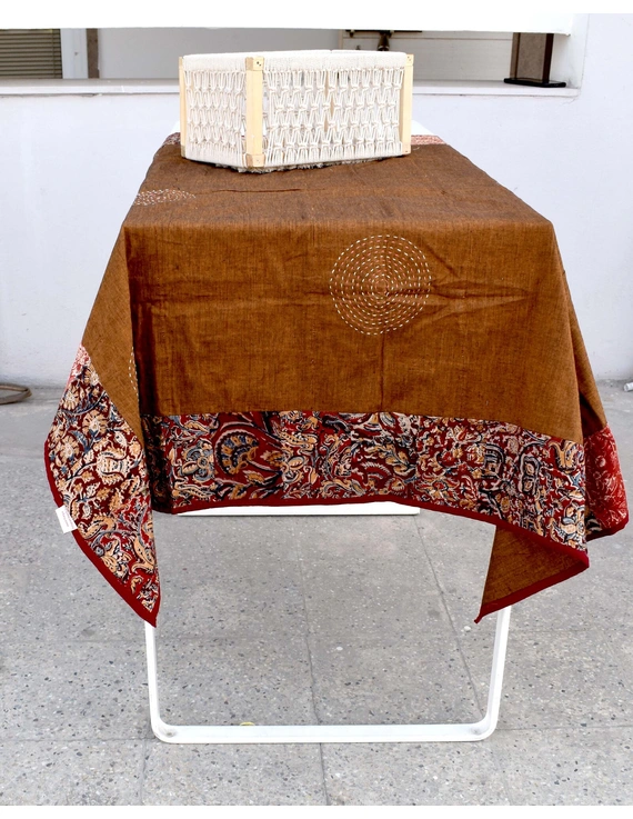 Square reversible patchwork table cloth in red and maroon : TBCS01L-2