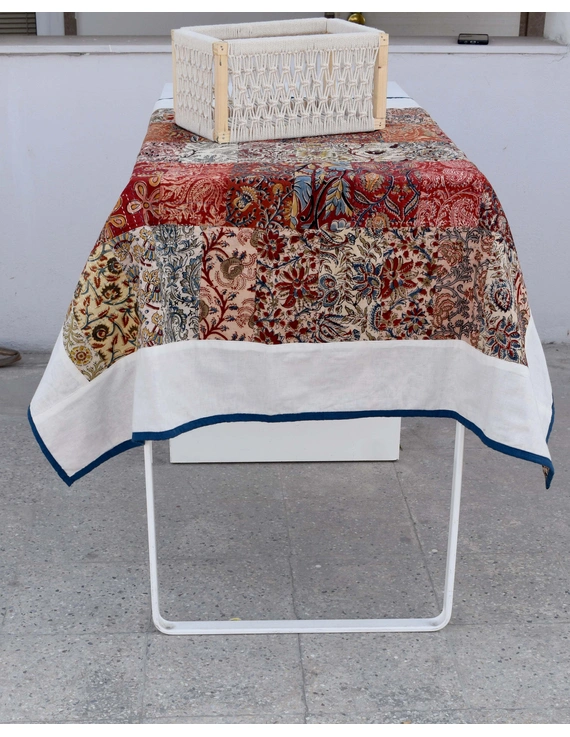 Square reversible patchwork table cloth in white and blue : TBCS01J-2
