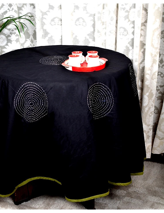 Round kalamkari patchwork and black mangalgiri reversible table cloth: TBKR01A-1