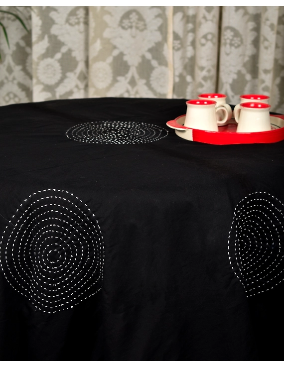 Round kalamkari patchwork and black mangalgiri reversible table cloth: TBKR01A-2