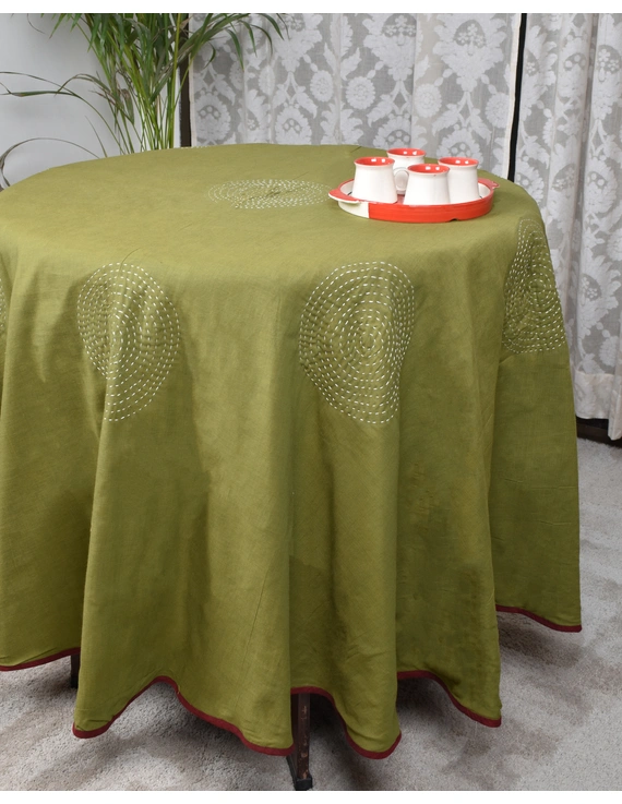 Round kalamkari patchwork with green mangalagiri reversible table cloth 180 cm: TBKR01B-TBKR01B