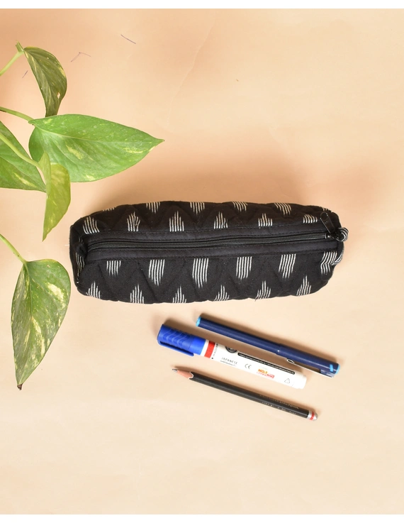 Black ikat round shape pencil pouch: PPR01E-2