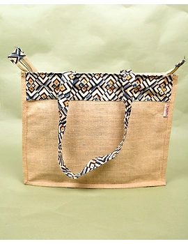 Classic Jute Bag With a Kalamkari Design : MSJ01A-MSJ01A-sm