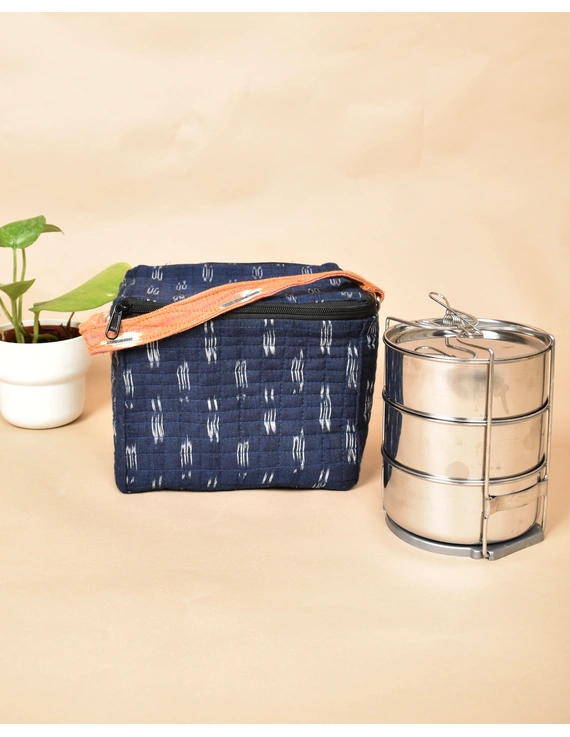 Smart blue ikat lunch bag or picnic bag with zip closure : MSL05D-MSL05D