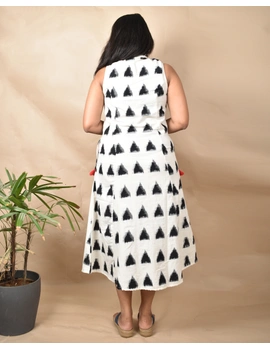 A LINE DOUBLE IKAT DRESS WITH EMBROIDERED POCKETS IN OFF-WHITE &amp; BLACK : LD310B-L-2-sm