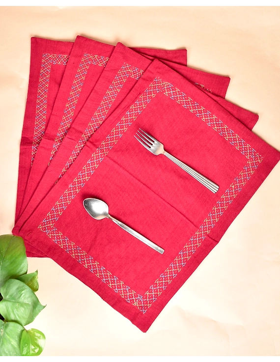 Table mat sets, Table coasters, lunch bags, Table runners and Tissue box covers : STB01E-2