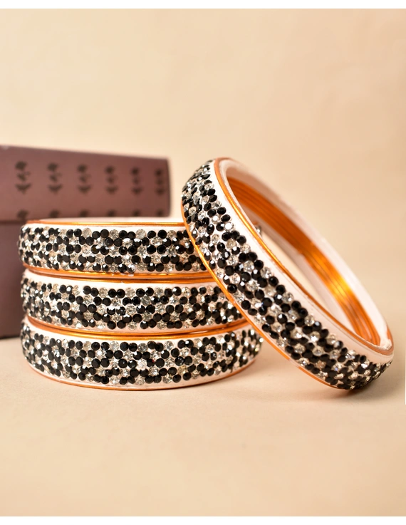 Pair of broad bangles in black and white tones: HC05WH-HC05WH08