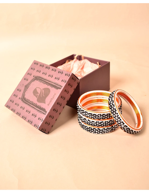 Pair of broad bangles in black and white tones: HC05WH-2-06-3