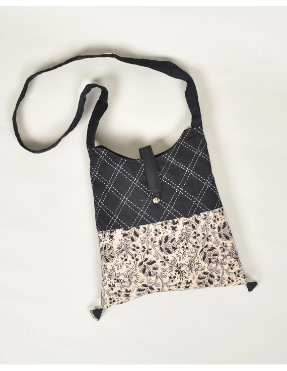 Black and White Kalamkari Sling Bag With Embroidery : SBG01C-2