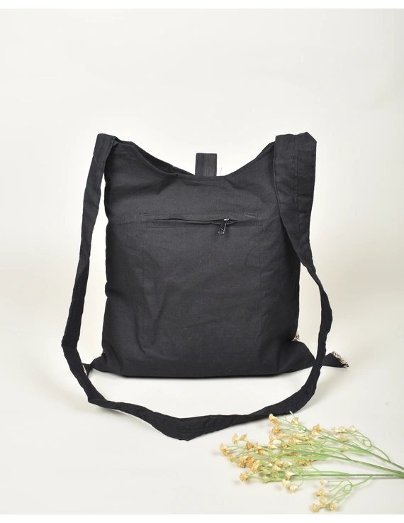 Black and White Kalamkari Sling Bag With Embroidery : SBG01C-1