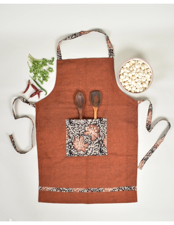 Apron, Oven Glove And Pot Holder Set In Rust Cotton With Kalamkari: HKL01D-1