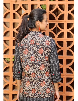 Reversible sleeveless jacket in maroon kalamkari cotton : LB180-XS-3-sm