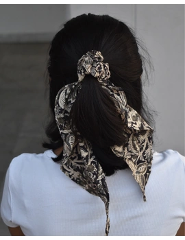 Beautiful black kalamkari scrunchies with tail - WAK03A-2-sm