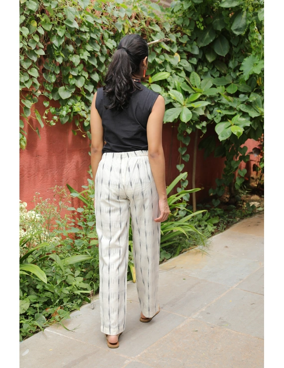 White Ikat cotton pants wiith two pockets: EP04B-L-2
