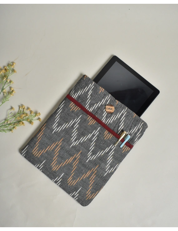 Quilted Ipad Sleeve in Grey Ikat Cotton - LBT04A-LBT04A