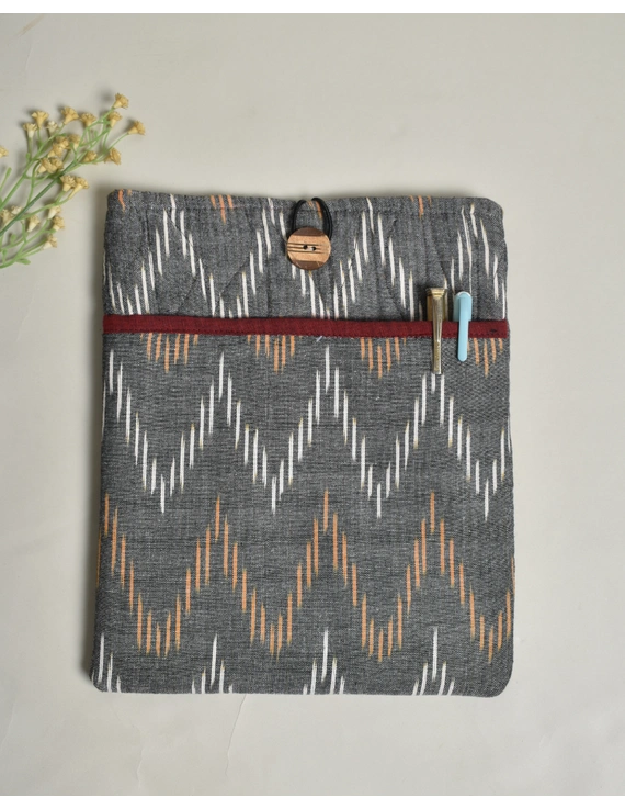 Quilted Ipad Sleeve in Grey Ikat Cotton - LBT04A-1
