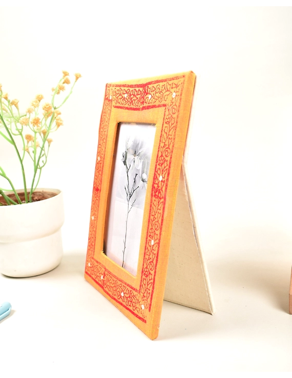 Handmade paper photo frame with yellow block print (4&quot; x 6&quot;) : STF03C-2