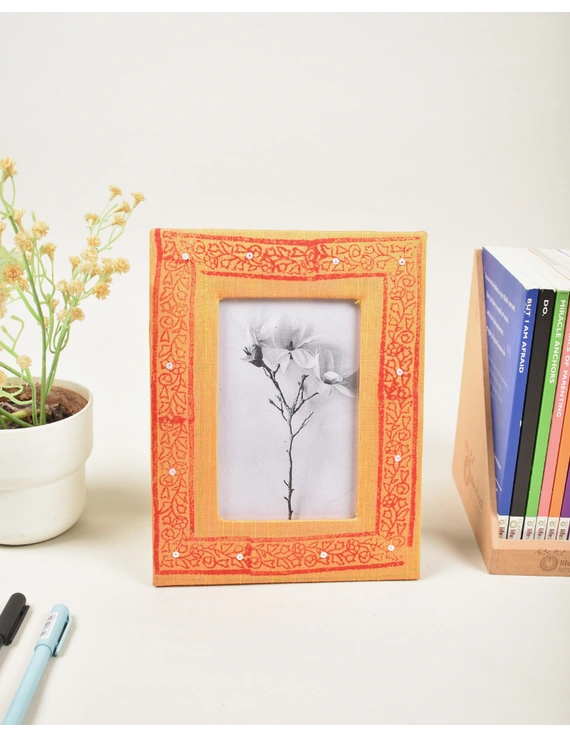 Handmade paper photo frame with yellow block print (4&quot; x 6&quot;) : STF03C-STF03C