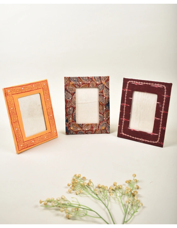 Handmade paper photo frame with yellow block print (4&quot; x 6&quot;) : STF03CD-STF03CD