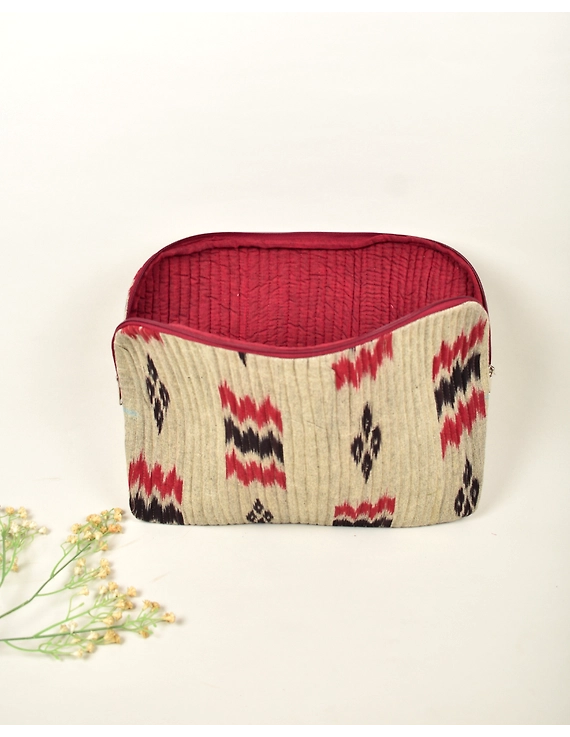 MAROON AND GREY IKAT LAPTOP SLEEVE: LBS02A-3