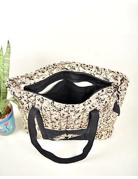 Black and white kalamkari quilted laptop bag: LBK05AD-3-sm