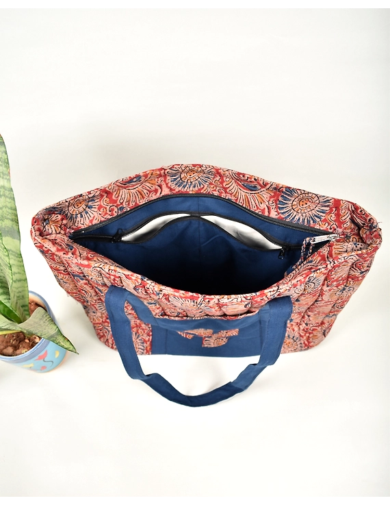 Red kalamkari quilted laptop bag : LBK05CD-3