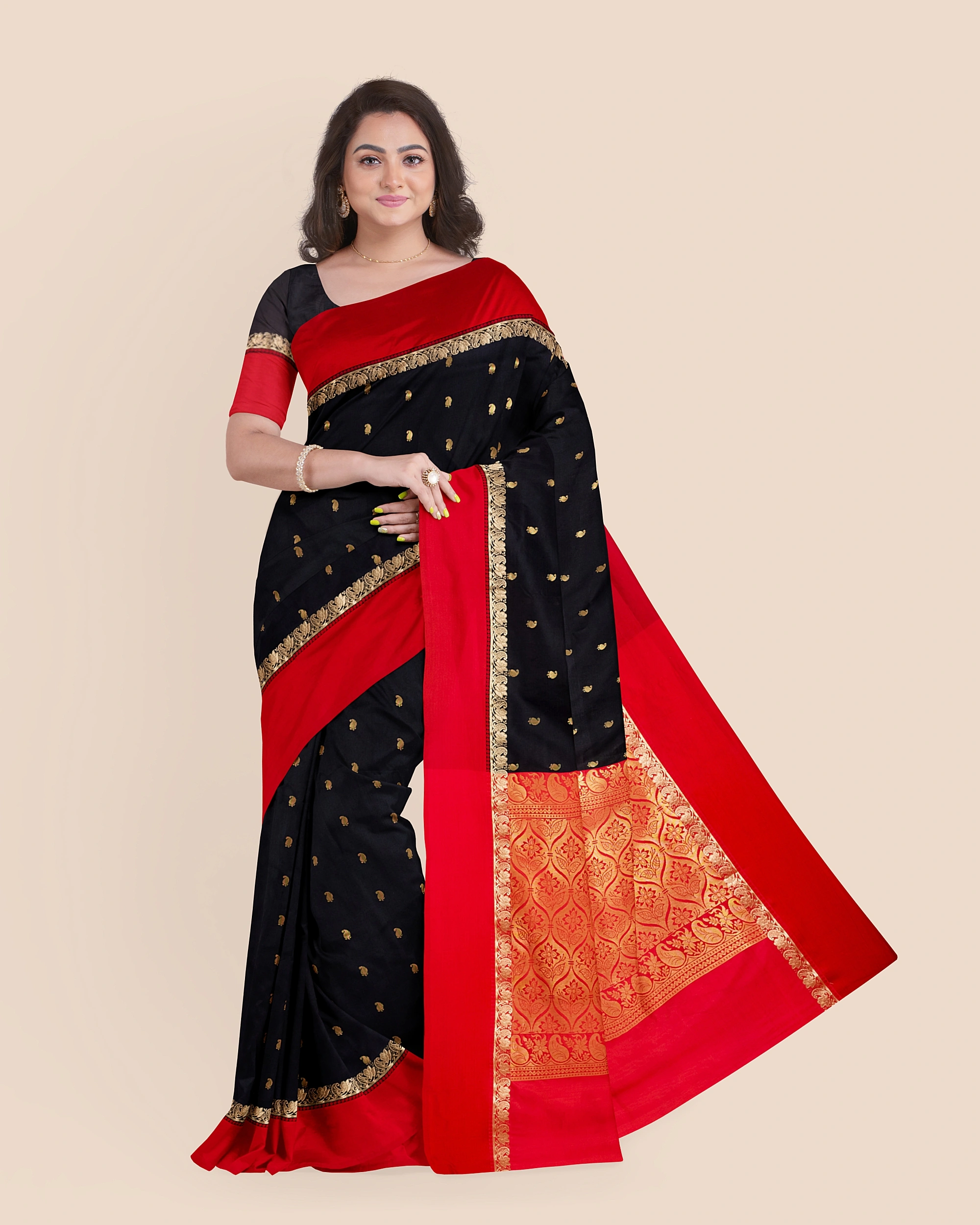 Black with Red Border Garad Kanchipuram Style Golden Zari Work Silk Blend Saree with Blouse Piece-2