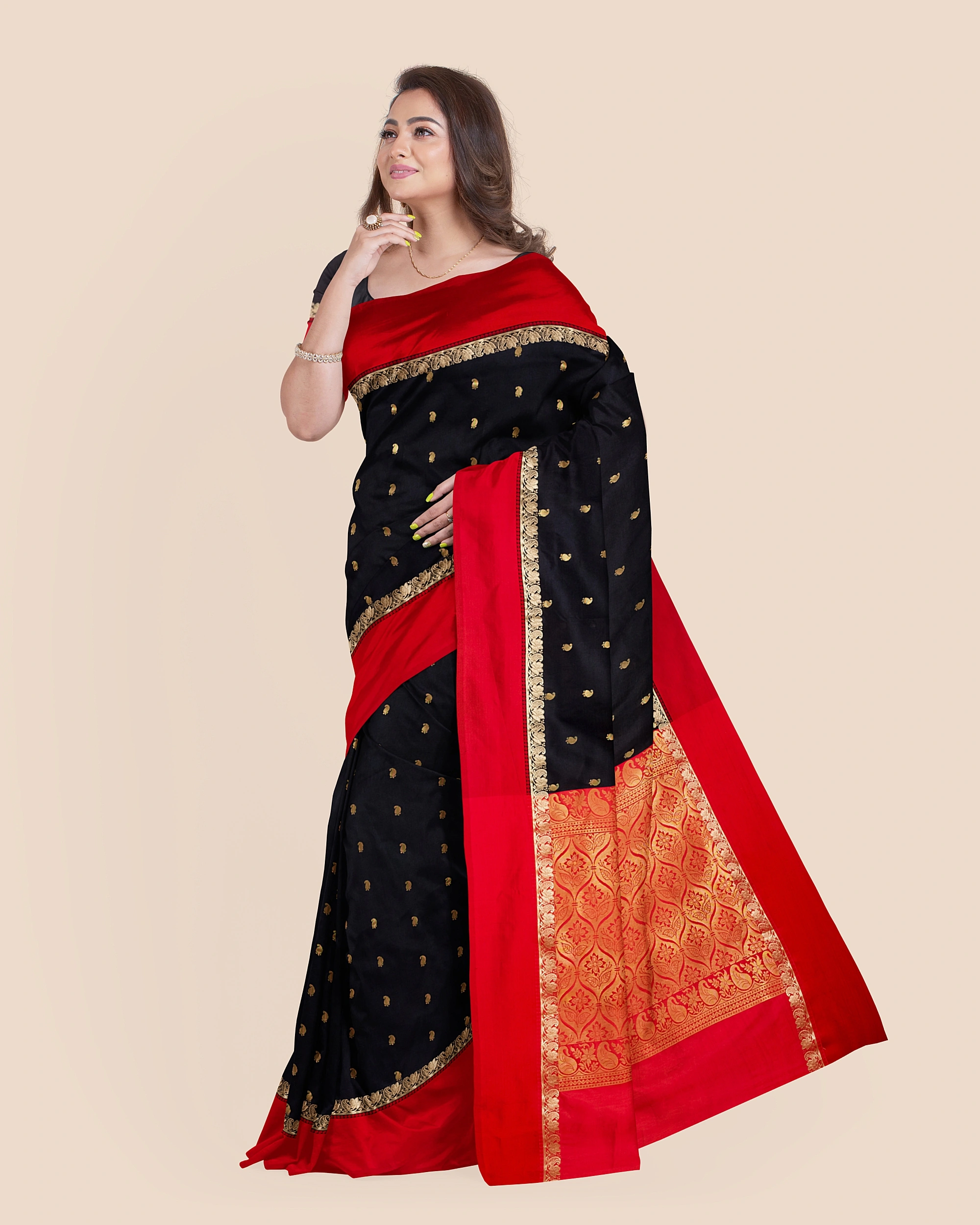 Black with Red Border Garad Kanchipuram Style Golden Zari Work Silk Blend Saree with Blouse Piece-LAAGKASWBP05