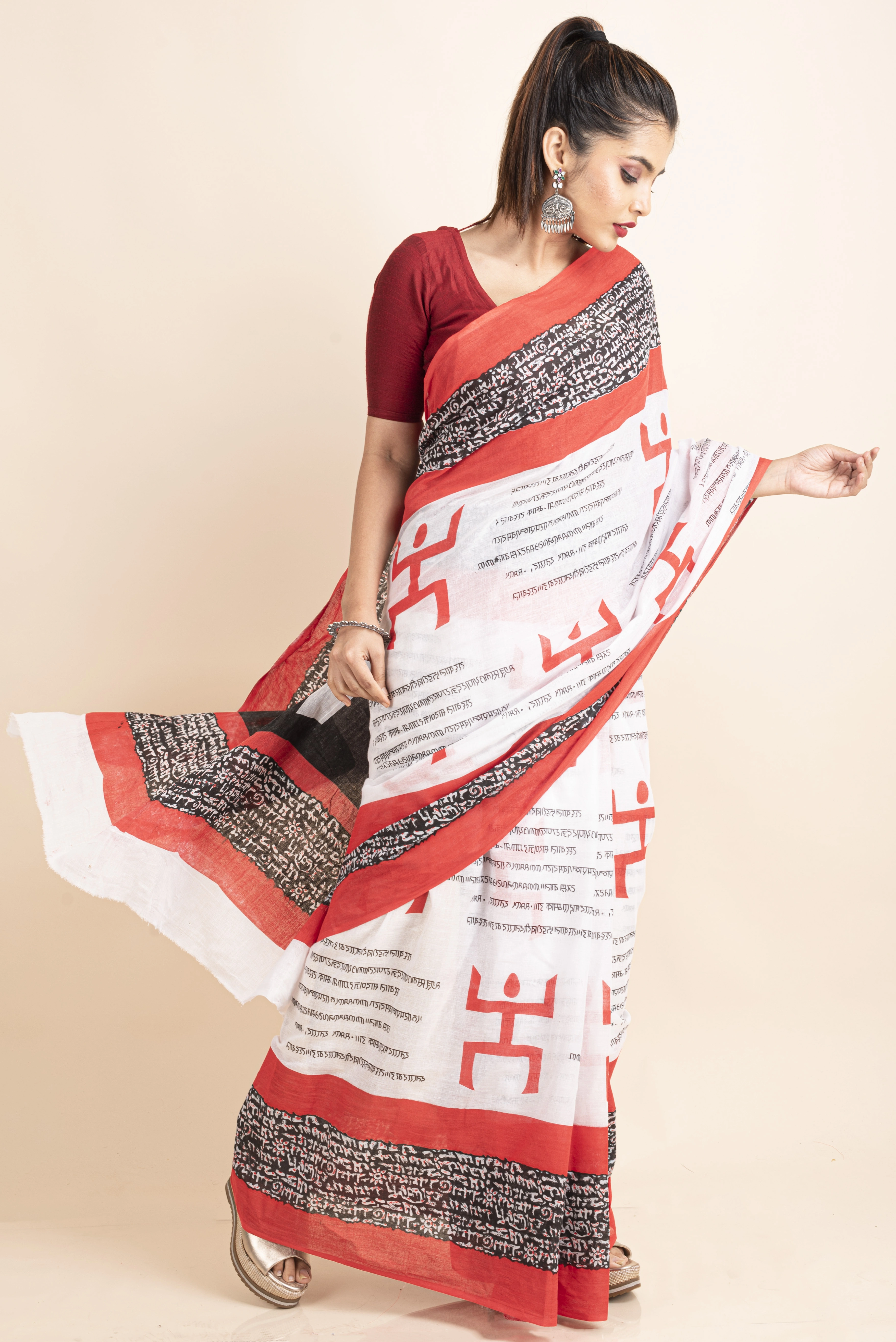 Mulmul Cotton White Red Black Swastik Scripted Saree-White-Cotton-One Size-Printed-Female-Adult-5