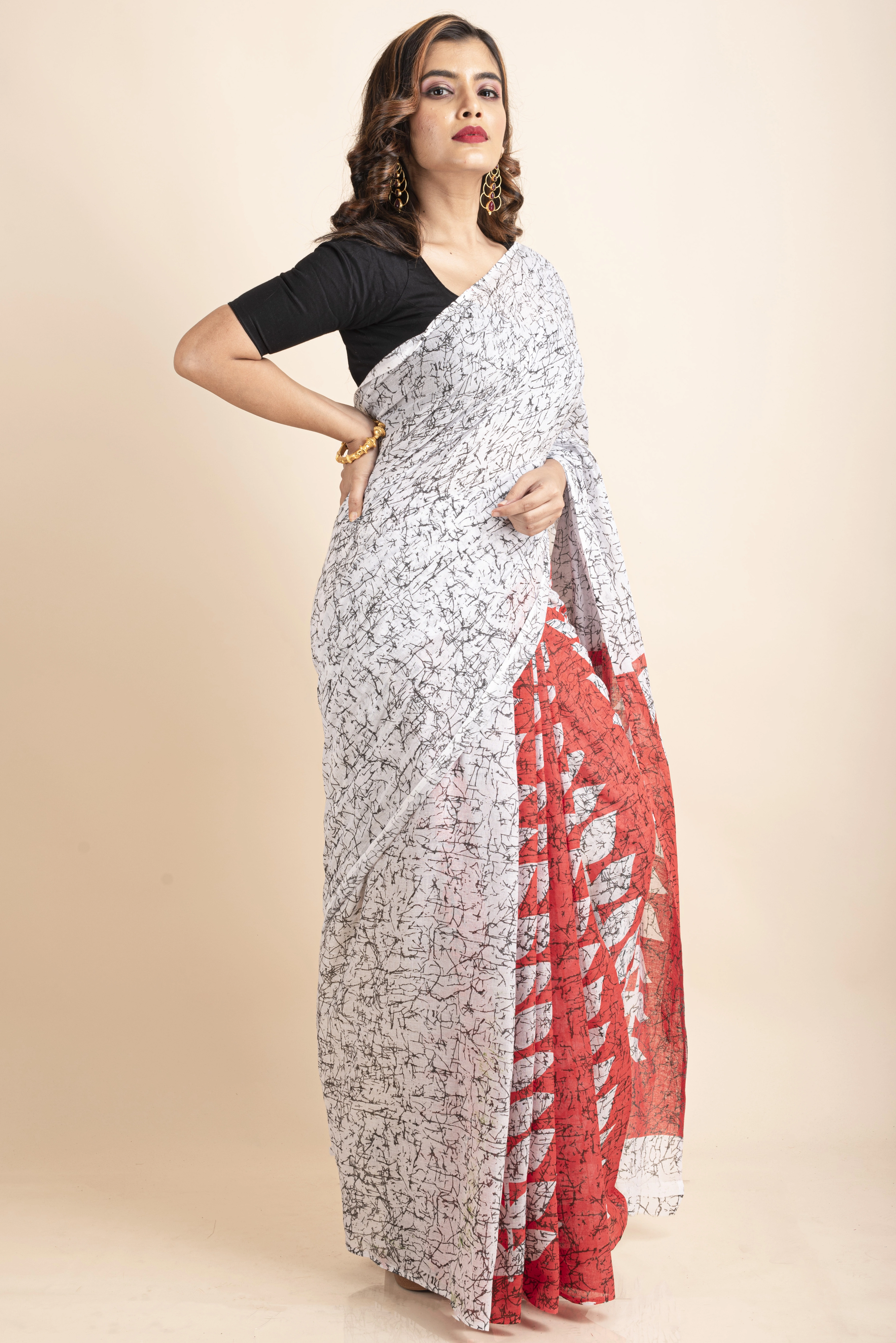 White Red Patlipallu Leaf Printed Mulmul Cotton Saree-2