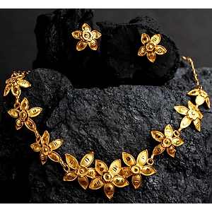 Floral 1.5g Gold Polished Necklace Set with Adjustable Chain and Matching Ear Tops