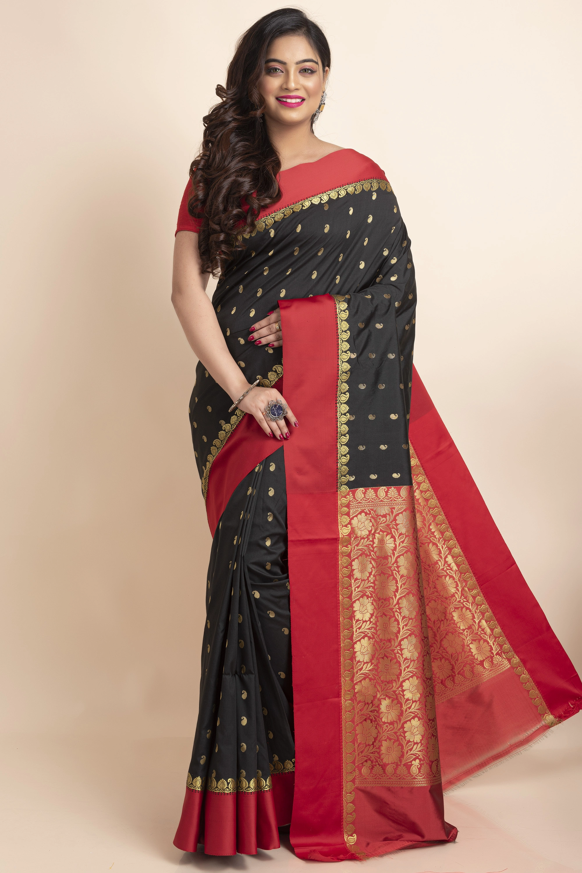 Red and Black combination pure silk saree is Pasapali with terracotta  pattern. | Koshali Arts & Crafts Enterprise