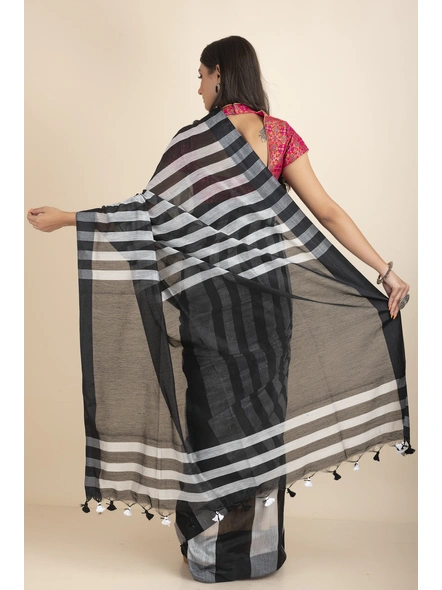 Black and White Geetika Handloom Cotton Silk Saree with Blouse Piece-Black &amp; White-Cotton Silk-One Size-Handloom Saree-Female-Adult-4
