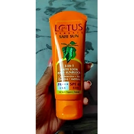 Lotus 3-in 1- Matte look daily sunblock 100gm