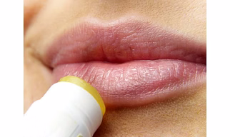 HERBAL NATURAL LIP BALM