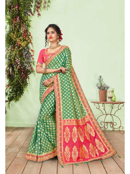 Banarasi Silk Contrast Pallu Saree in Green-E681