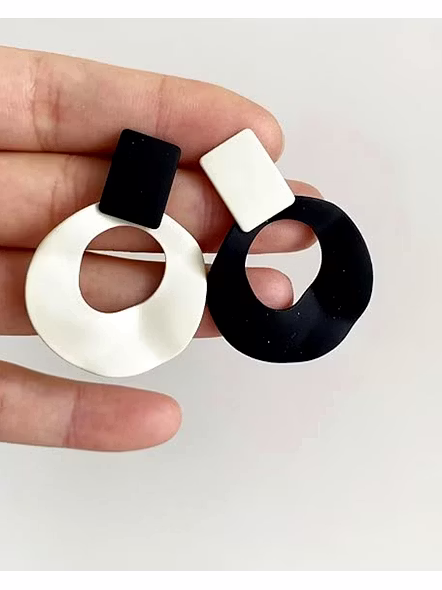 Geometric Irregular Circle Earrings – Stylish Women's Accessories | Print Magical Gifts
