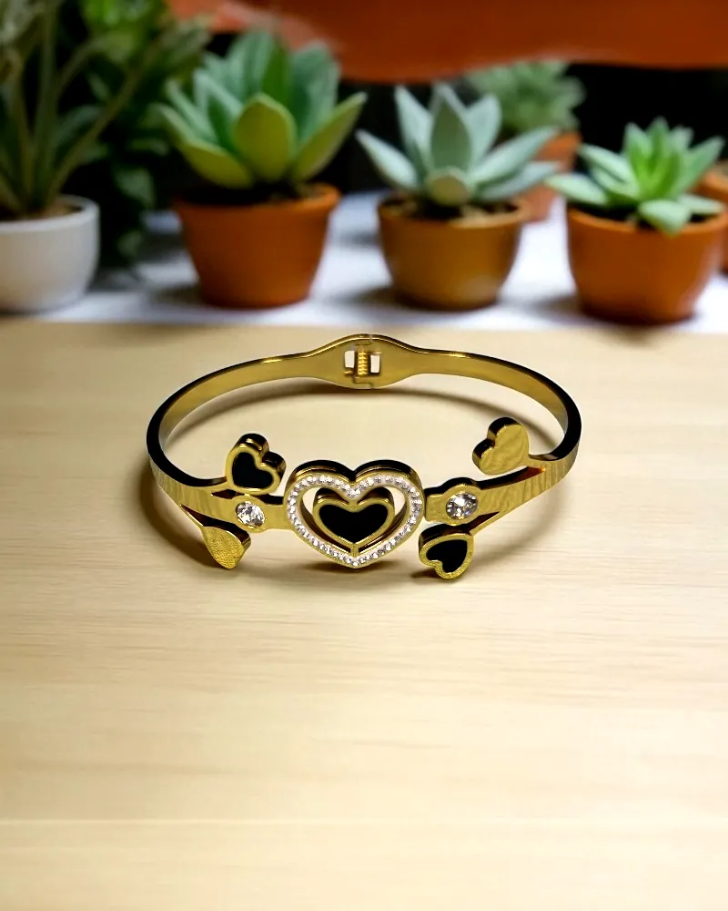 Heart Gold Anti-Tarnish Bracelet for Women | Print Magical Gifts by Print Magical Gifts