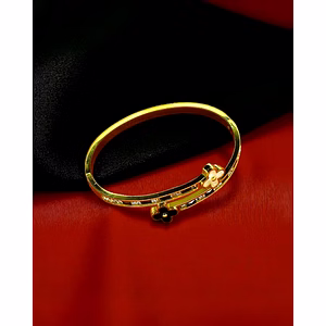 Adjustable Anti-Tarnish Bracelet for Women – Elegant & Long-Lasting Finish