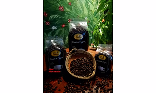 Cafe Amadeo (Pahimis Blend in Ordinary Plastic) 454g
