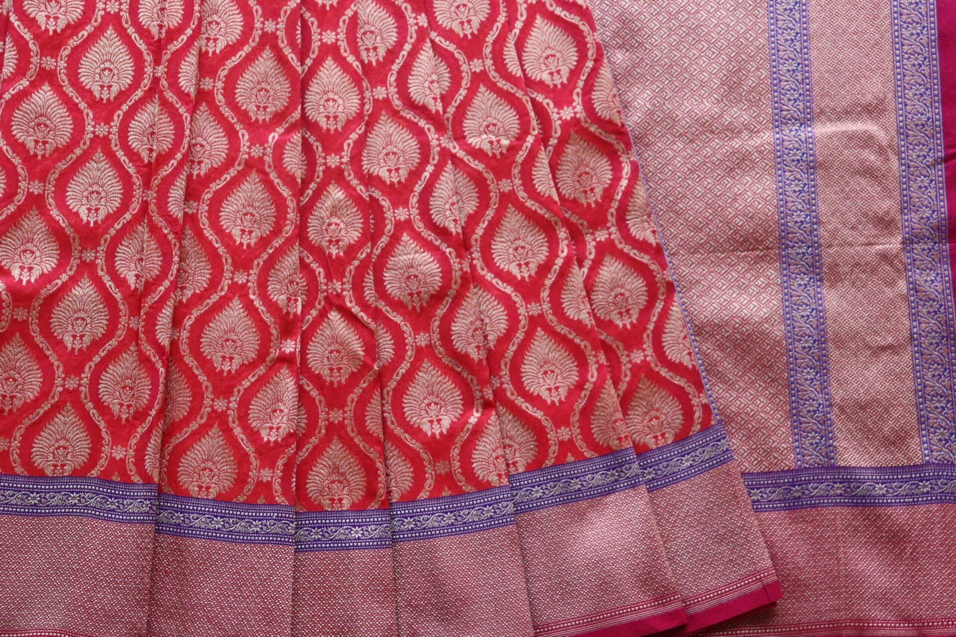 Red Leaf Banarasi Handloom Saree (Kadhua)-1