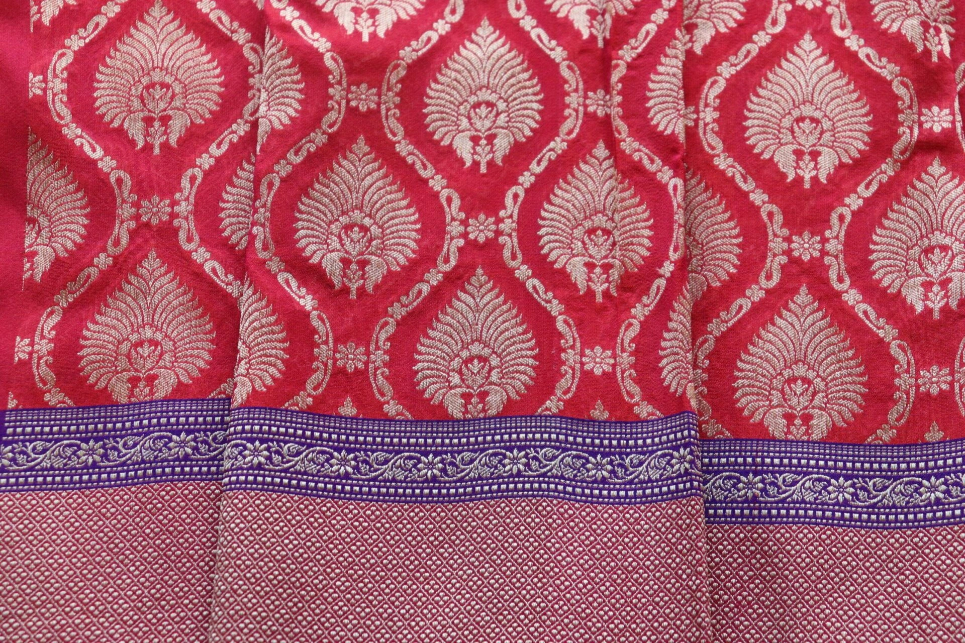 Red Leaf Banarasi Handloom Saree (Kadhua)-3