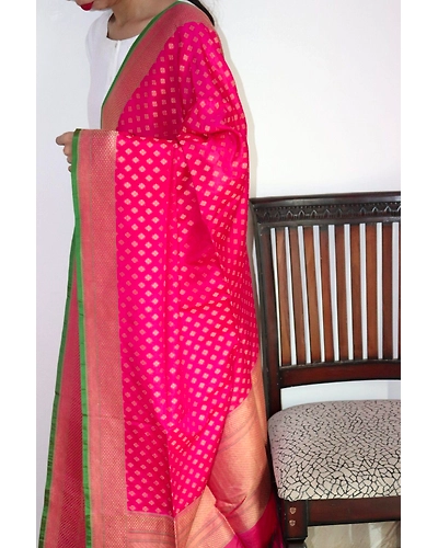 Magenta Chunri Booti Cutwork Handloom Banarasi Dupatta-4