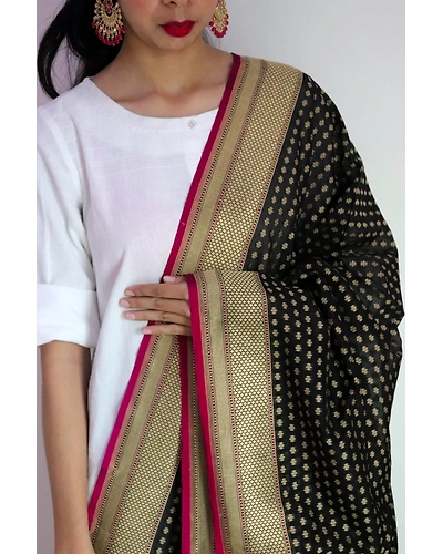 Black Chunri Booti Cutwork Handloom Banarasi Dupatta-3