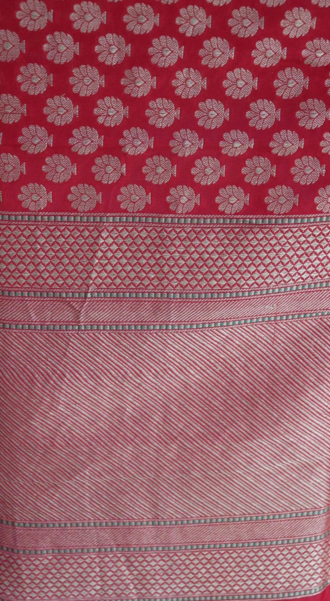 Red Big Boota Cutwork Handloom Banarasi Dupatta-6