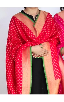 Red Small Booti Cutwork Handloom Banarasi Dupatta