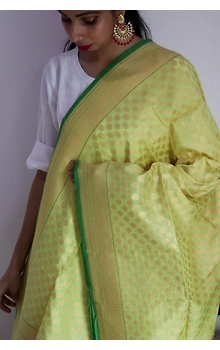 Yellow flower Booti Cutwork Handloom Banarasi Dupatta