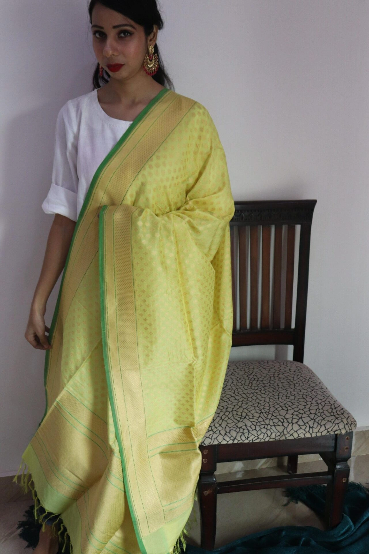 Yellow Booti Cutwork Handloom Banarasi Dupatta-2