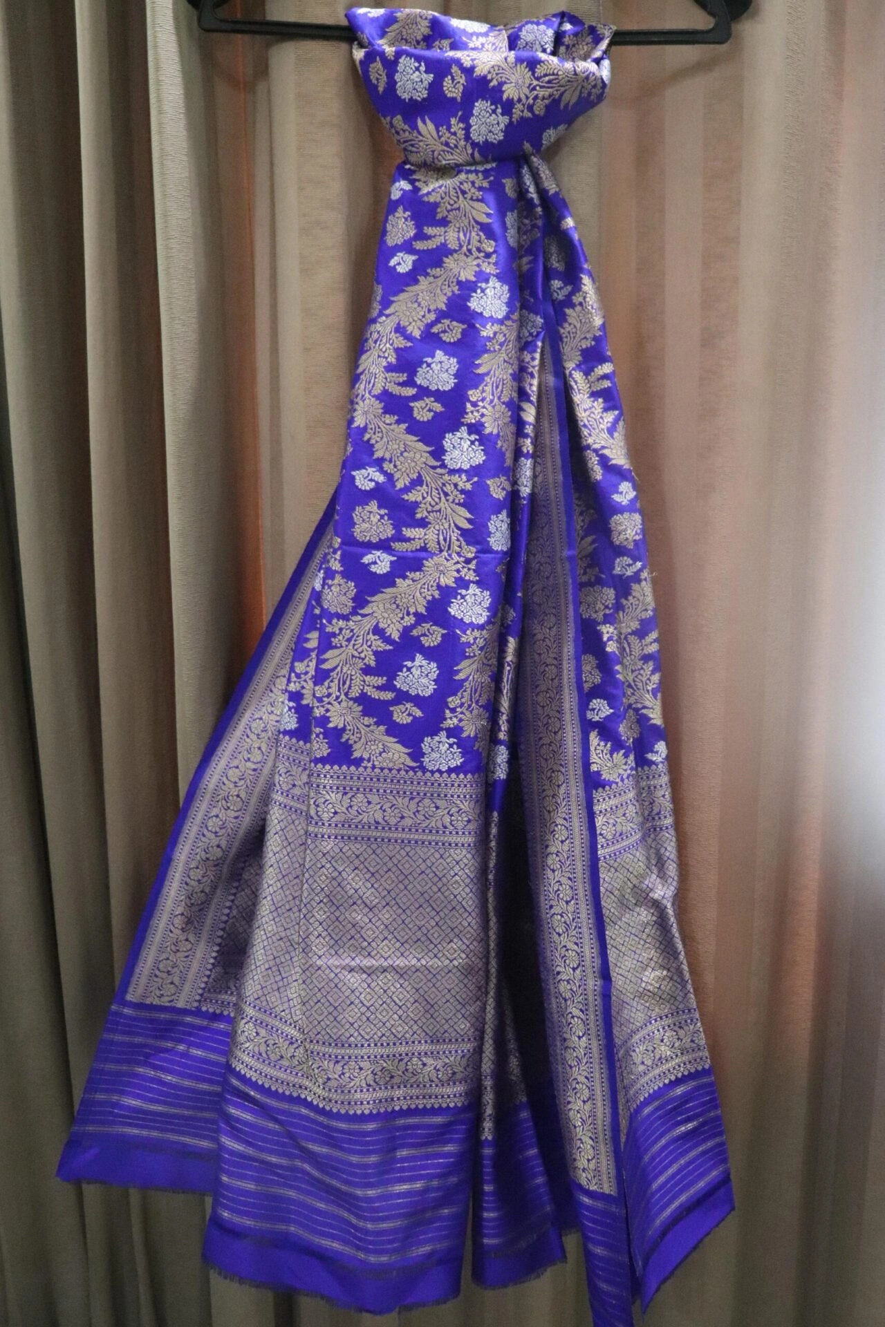 Premium Royal Blue Lahariya Ara Jangla Handloom Banarasi Dupatta-2